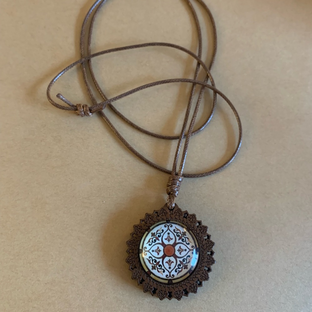 Beautiful Art Deco Cabochon Necklace With Adjustable Faux Leather Cord ✨